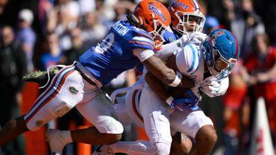 Ole Miss' Tre Harris exits against Florida with injury - ESPN