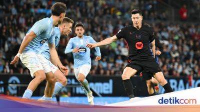 Robert Lewandowski - Inigo Martinez - Vicente Guaita - Jonathan Bamba - Jules Kounde - Carl Starfelt - Celta Vigo - Liga Spanyol - Celta Vigo vs Barcelona: Apes di Menit Akhir, Blaugrana Ditahan 2-2 - sport.detik.com