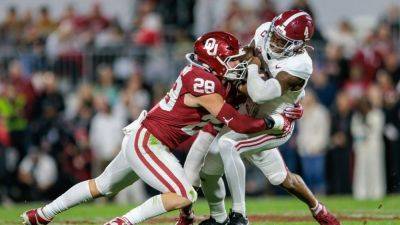 Jalen Milroe - Alabama stumbles at Oklahoma as CFP chances take severe hit - ESPN - espn.com - Georgia - county Norman - state Alabama - state Oklahoma - county Iron