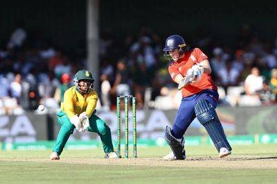 Nat Sciver - Amy Jones - Laura Wolvaardt - Nadine De-Klerk - Sciver-Brunt fifty steers England to victory in first T20I over Proteas women - news24.com - South Africa
