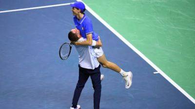 Jannik Sinner leads Italy past the Netherlands for its 2nd consecutive Davis Cup title