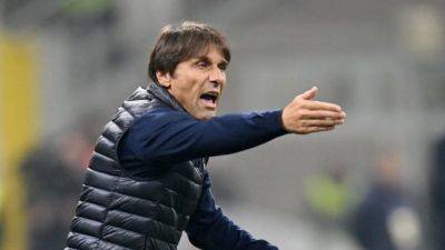 Napoli need to focus on improvement, not Serie A lead, says Conte