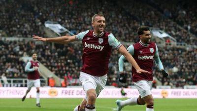 West Ham win at Newcastle to ease pressure on Lopetegui