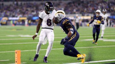 Lamar Jackson nearly recreates viral touchdown against Chargers - ESPN