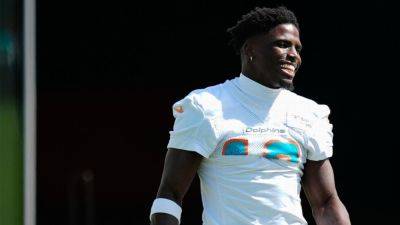 Stephen Kelly - Tyreek Hill's traffic citations dismissed after officers' no-show - ESPN - espn.com - county Miami - county Hill - county Garden - county Miami-Dade