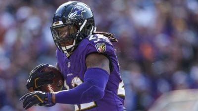 Ravens' Derrick Henry scores 100th rushing TD vs. Broncos - ESPN