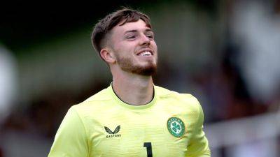 Carlisle United - Ireland U21 goalkeeper Josh Keeley smashes Glass ceiling with last-gasp FA Cup goal - rte.ie - Ireland