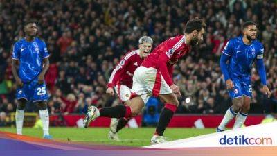Bruno Fernandes - Ruud Van-Nistelrooy - Ruben Amorim - Liga Inggris - Nistelrooy Puji Reaksi MU di Tengah Rollercoaster Emosi - sport.detik.com