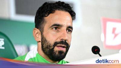 Bruno Fernandes - Chris Sutton - Ruben Amorim - Liga Inggris - Ruben Amorim Ditunggu Pekerjaan Berat di MU - sport.detik.com