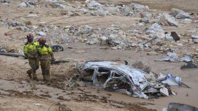 Angry crowd throws mud at Spanish royals and officials during visit to Paiporta