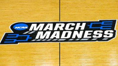 Duke, UConn, Kansas split as men's college hoops title faves - ESPN