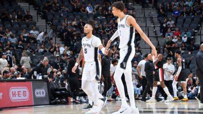 Gregg Popovich - Victor Wembanyama says Spurs expect Gregg Popovich back soon - ESPN - espn.com - state Minnesota