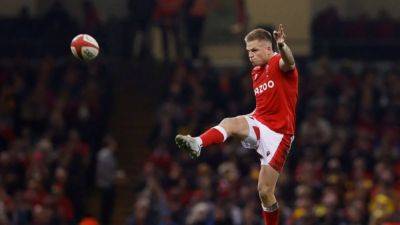 Wing Murray to debut for Wales as Anscombe returns at 10