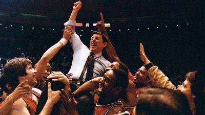 Mark Jackson - Lou Carnesecca, Hall of Famer who led St. John's, dies at 99 - ESPN - espn.com - New York - county Queens