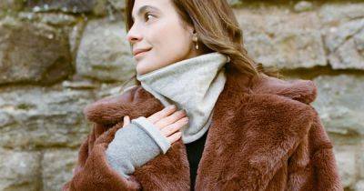 Give the gift of warmth and comfort with luxurious gloves created to help ease hand pain