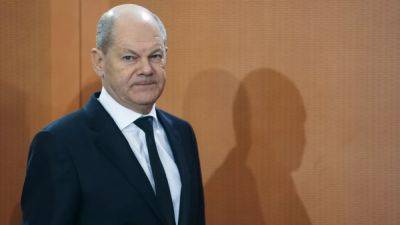 Olaf Scholz - German chancellor Olaf Scholz requests confidence vote for next week - euronews.com - Germany