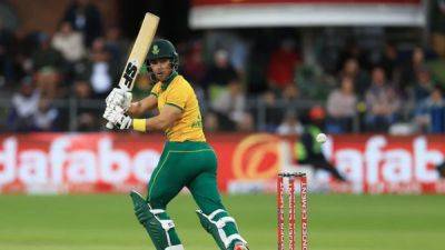 Hendricks ton takes S Africa to T20 series win over Pakistan