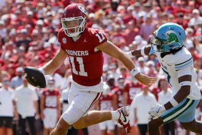 Brent Venables - Dillon Gabriel - Pete Thamel - Sources - Oklahoma transfer QB Jackson Arnold signs with Auburn - ESPN - espn.com - state Oregon - state Arizona - state Tennessee - state Texas - state Oklahoma - county Denton - parish Red River