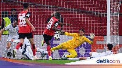 Bayer Leverkusen - Florian Wirtz - Lukas Hradecký - Bundesliga - Augsburg Vs Bayer Leverkusen: Die Werkself Menang 2-0 - sport.detik.com