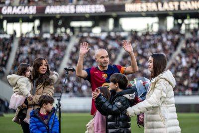 Roberto Carlos - Iker Casillas - Xavi Hernandez - Andres Iniesta - Fabio Cannavaro - Madrid - Iniesta bows out of football in front of 45,000 in Tokyo - guardian.ng - Spain - Uae - Japan