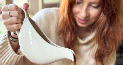 Woman comes up with way to improve Wetherspoons gravy – but some call it 'embarrassing'