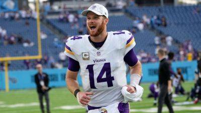 How Sam Darnold's career year affects J.J. McCarthy, Vikings - ESPN