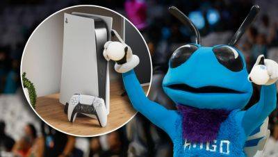 Charlotte Hornets Apologize For Giving Kid A PS5, Then Taking It Away - foxnews.com - city Santa