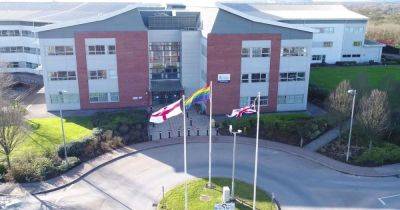 Man arrested after over 40 abusive calls made to police - manchestereveningnews.co.uk