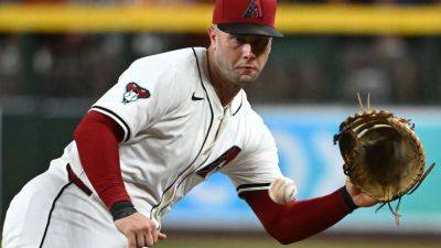 Sources - Astros, Christian Walker reach 3-year, $60M deal - ESPN