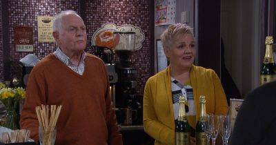 Emmerdale's Chris Chittell and Lesley Dunlop real-life marriage and on-screen drama - manchestereveningnews.co.uk - Britain - county Walker