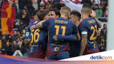 Paulo Dybala - Leandro Paredes - Alexis Saelemaekers - As Roma - Hasil Liga Italia: AS Roma Pesta Gol ke Gawang Parma 5-0 - sport.detik.com - Argentina