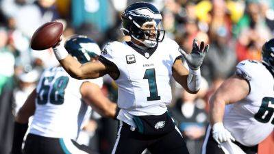 Eagles' Jalen Hurts ruled out after suffering concussion - ESPN