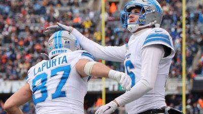 Jared Goff - Jonathan Owens - Jahmyr Gibbs - Detroit Lions pull off 'stumble bum' trick play in victory - ESPN - espn.com - Jordan