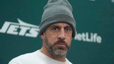 Aaron Rodgers - Seth Wenig - Woody Johnson - Jerry Jeudy - Colin Cowherd - Aaron Rodgers puts Jets teammates on notice with 2 games left in season - foxnews.com - New York - Los Angeles - state New Jersey - county Rutherford