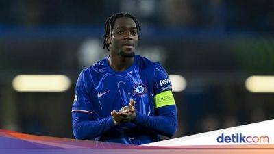 David Hancko - Enzo Maresca - Thiago Motta - Axel Disasi - Cristiano Giuntoli - Antonio Silva - Juventus Incar Axel Disasi dari Chelsea - sport.detik.com