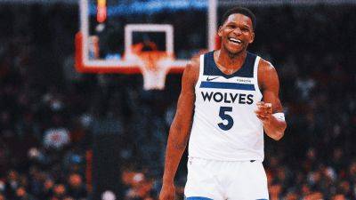 Anthony Edwards - Julius Randle - Rudy Gobert - Luka Doncic - Anthony Edwards, Timberwolves hold off Mavs' comeback as Luka Doncic leaves injured - foxnews.com - New York - state Minnesota - county Dallas - county Maverick