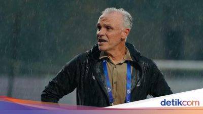 Arema FC Ngaku Dilamar Banyak Pelatih usai Lepas Joel Cornelli