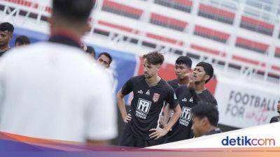 Carlos Pena - Menjamu Persija, Malut United Ingin Tutup Tahun dengan Kemenangan - sport.detik.com