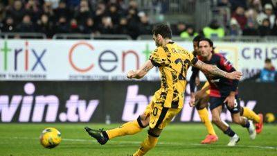 Alessandro Bastoni - Nicolo Barella - Hakan Calhanoglu - Inter dispatch Cagliari 3-0 to keep pace at Serie A summit - channelnewsasia.com - Italy - Argentina