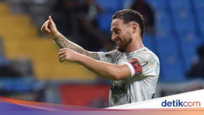 Marc Klok - Persis Solo - Persib Bandung - Marc Klok Tegaskan Tekad Persib Tutup Tahun di Puncak Klasemen Liga 1 - sport.detik.com