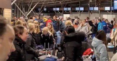 John Smith - Passengers stranded after ski holiday as weather causes flight chaos to Manchester - manchestereveningnews.co.uk - Britain - France
