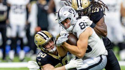 Raiders tight end Brock Bowers sets pair of rookie records - ESPN