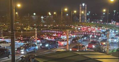 Trafford Centre - 'Children are crying, everyone is shouting' - Fights outside Trafford Centre as shoppers stuck for FIVE HOURS - manchestereveningnews.co.uk - county Lewis - county Fisher
