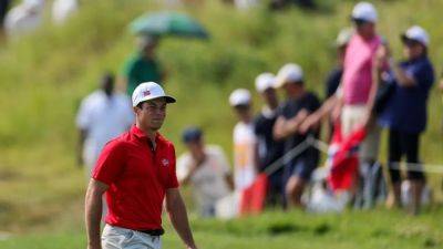Viktor Hovland enters 2025 with broken toe, no swing coach