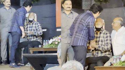 Frail Vinod Kambli Reunites With Sachin Tendulkar. Awkward Interaction Is Viral - Watch - sports.ndtv.com - India