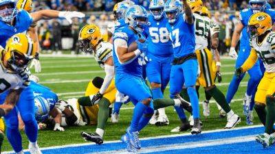 Lions RBs David Montgomery, Jahmyr Gibbs score vs. Packers - ESPN