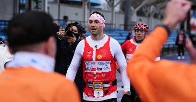 Kevin Sinfield - Kevin Sinfield defies injury to complete latest MND quest as donations pass £1m - breakingnews.ie - Britain