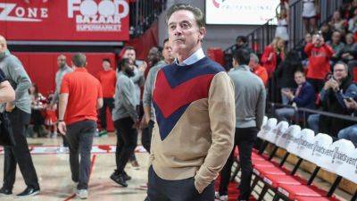 Mark Jackson - St John's coach Rick Pitino pays homage to late school legend Lou Carnesecca with vintage look - foxnews.com - state Texas - state Kansas - county Niagara