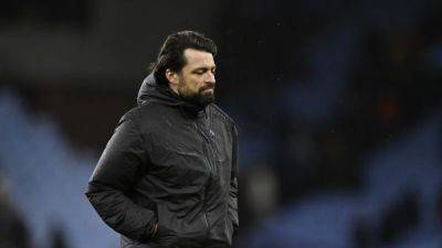 Southampton fans erupt as Martin defends tactics