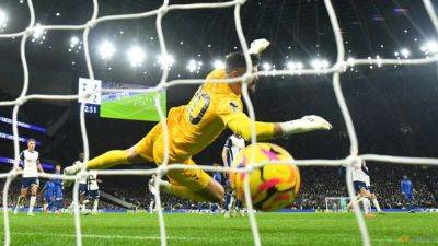 Chelsea stage comeback win at Tottenham to go second, Arsenal drop points
